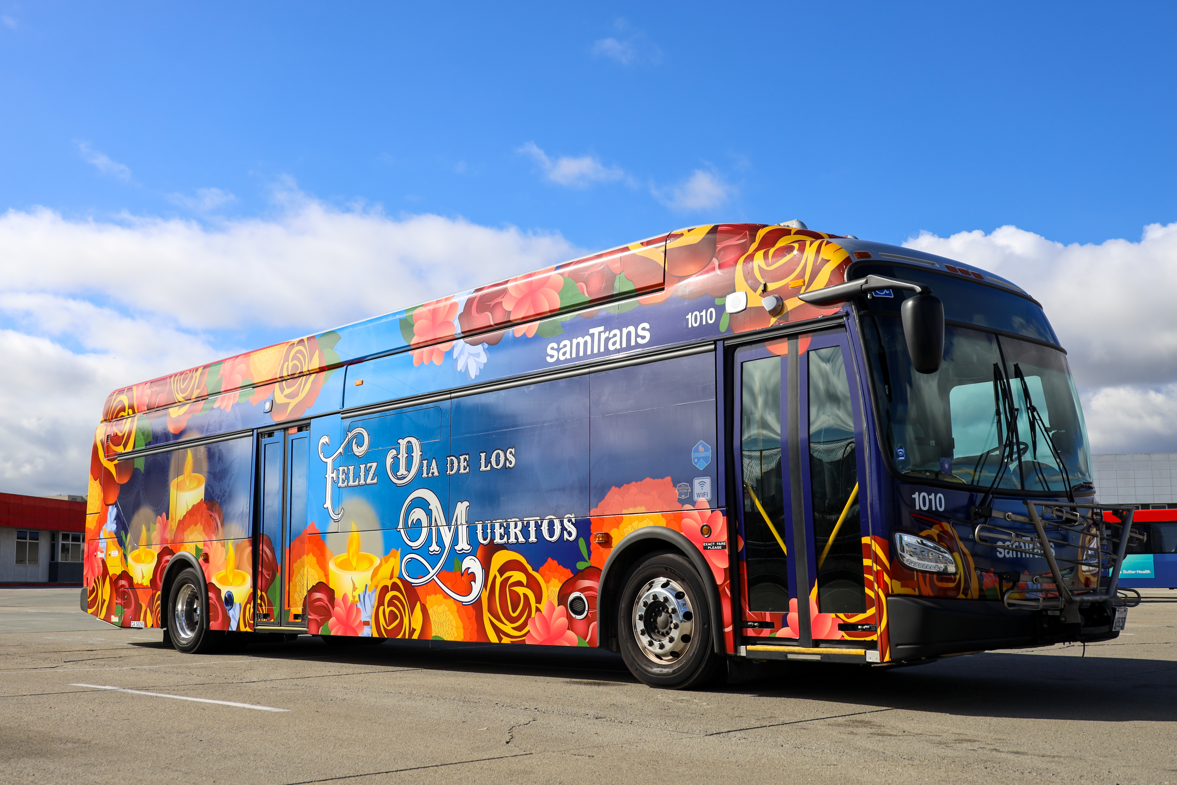 Dia de los Muertos bus