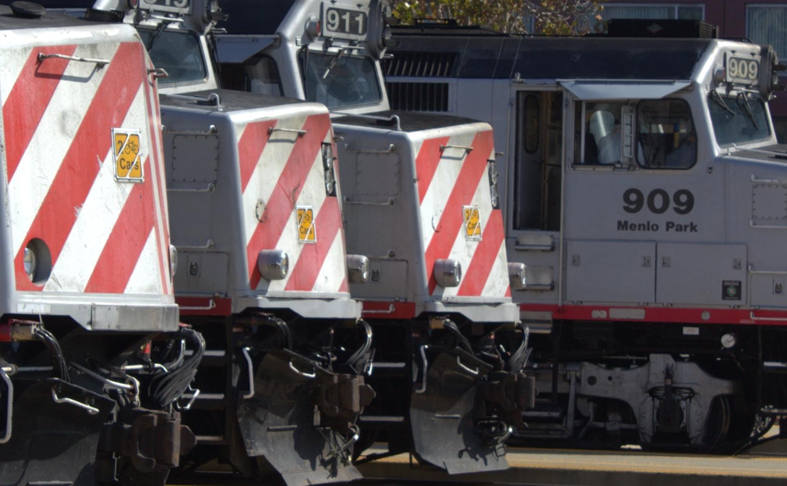 locomotives at san francisco station