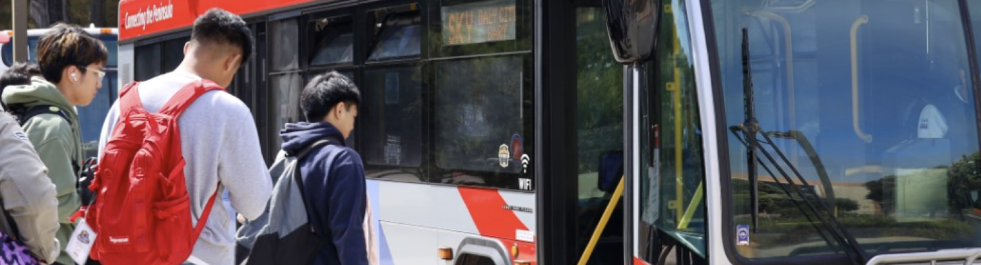 Students boarding the SamTrans SKY Route at Skyline College.