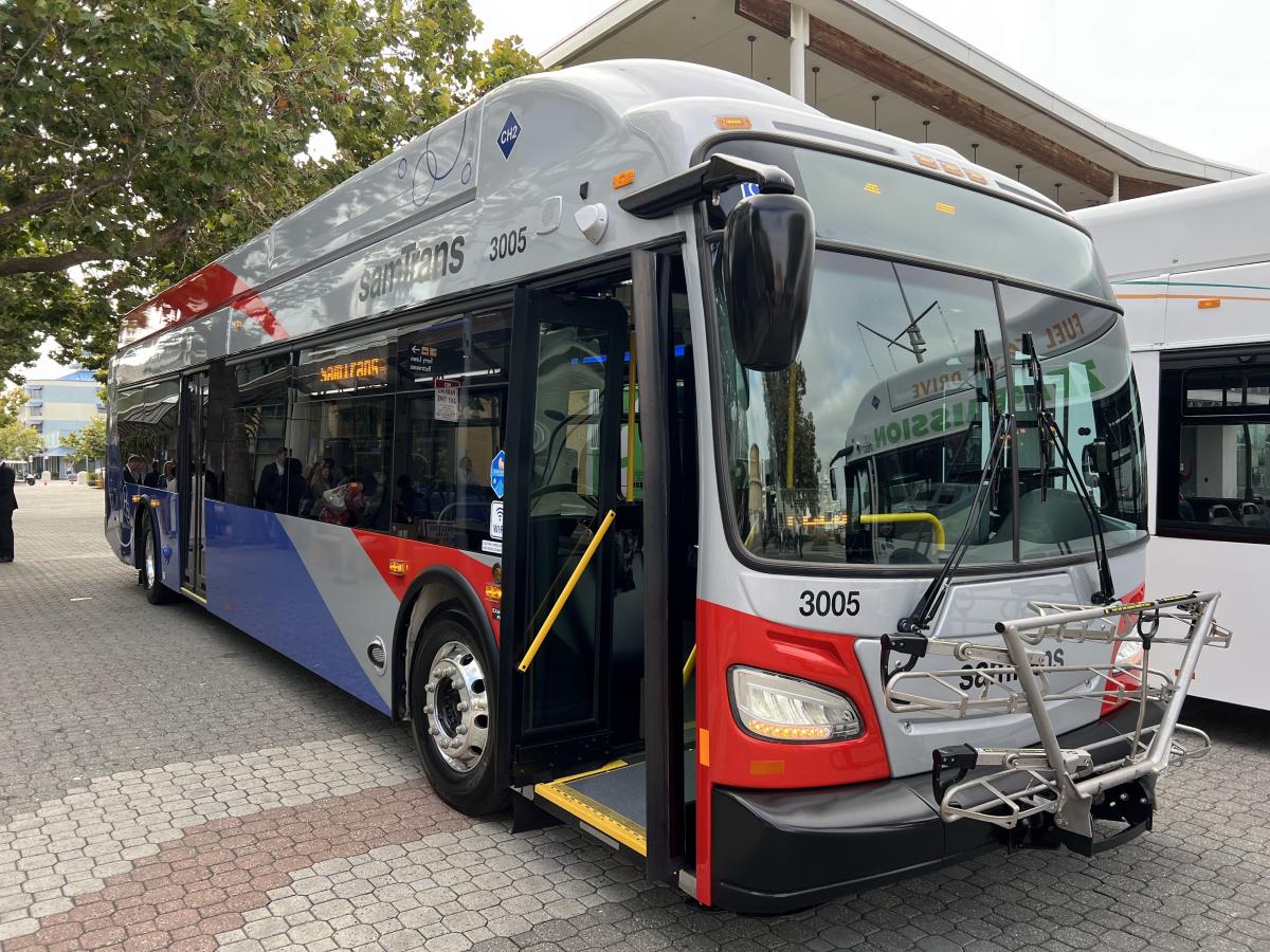 SamTrans Hydrogen Fuel Cell Electric Bus (FCEB) at Jack London Square in Oakland